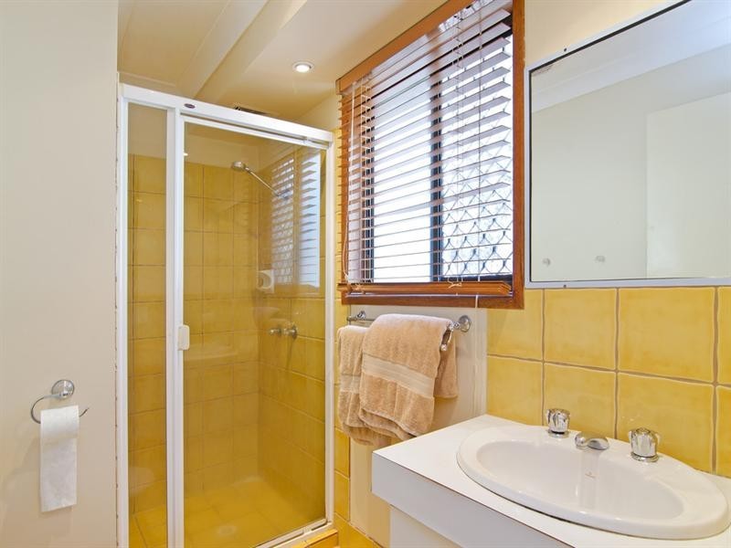 7 Currant Street, Elanora QLD 4221