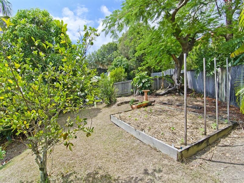 7 Currant Street, Elanora QLD 4221