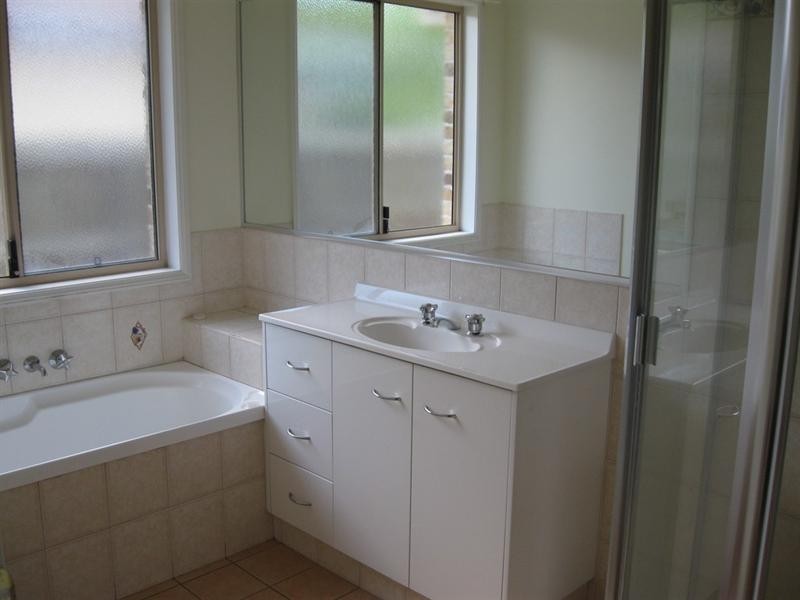 33 Chippendale Crescent, Currumbin Waters QLD 4223