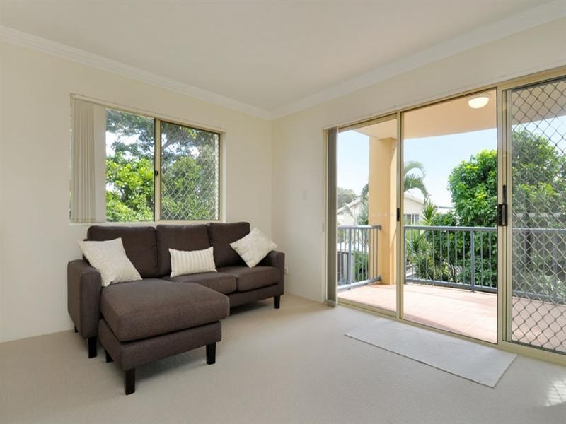 6/19 Twenty Fourth Avenue, Palm Beach QLD 4221