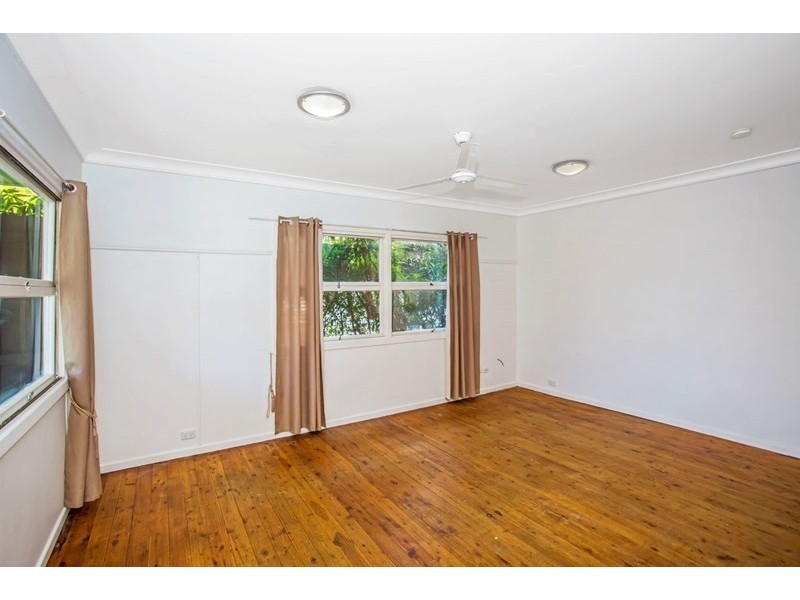 39 Sixth Avenue, Palm Beach QLD 4221