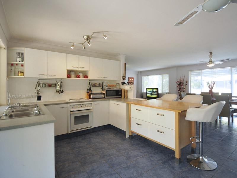 14 Balsa Street, Elanora QLD 4221