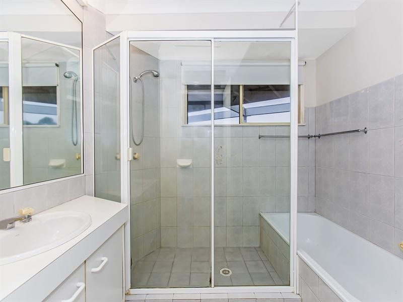 69 Angelica Street, Elanora QLD 4221