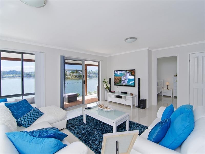 43 Waterdown Drive, Elanora QLD 4221