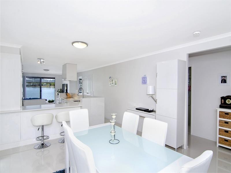 43 Waterdown Drive, Elanora QLD 4221