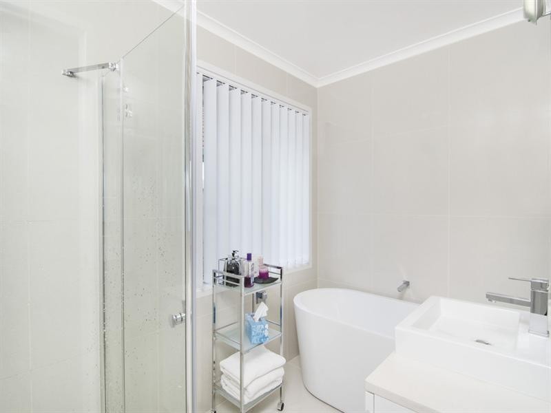 43 Waterdown Drive, Elanora QLD 4221