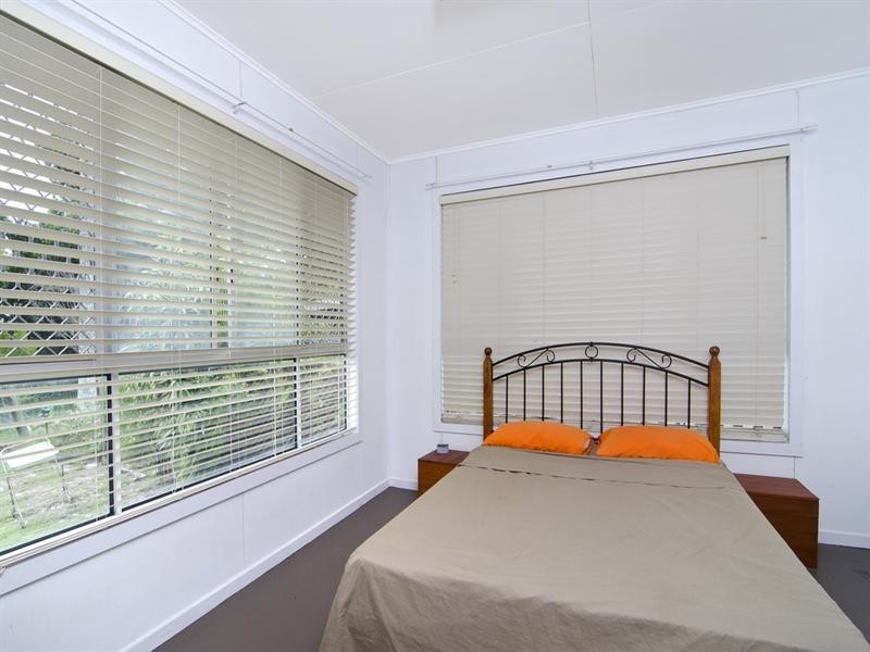 31 Sixth Avenue, Palm Beach QLD 4221