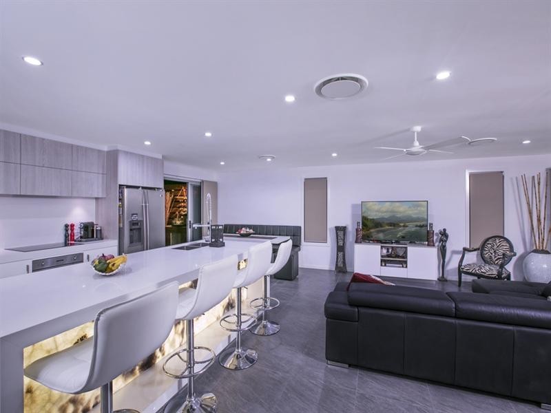 78 Twenty Fifth Avenue, Palm Beach QLD 4221