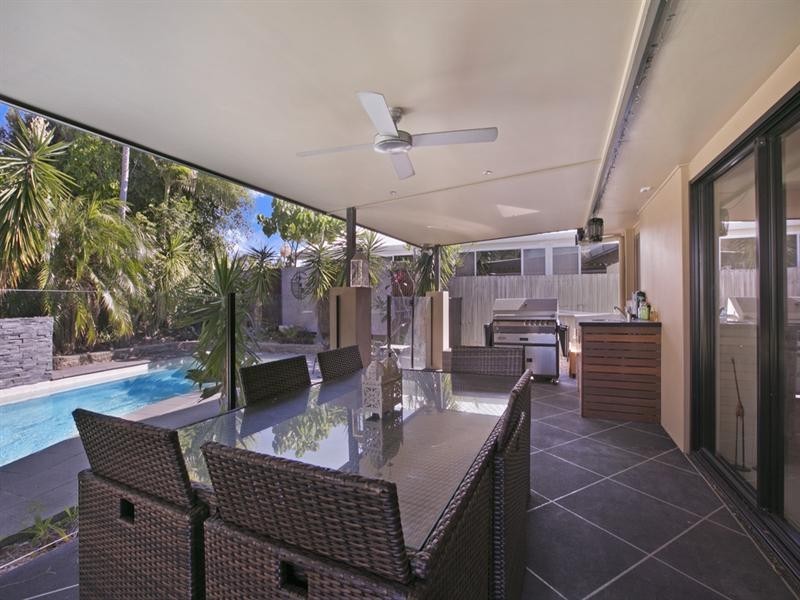 2 Kikori Crescent, Runaway Bay QLD 4216