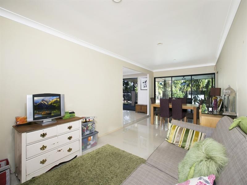 2 Kikori Crescent, Runaway Bay QLD 4216