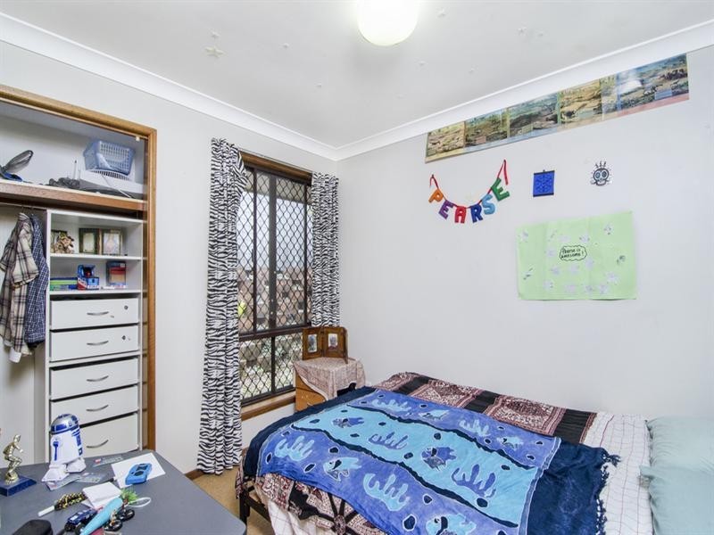 4 Radiata Court, Elanora QLD 4221