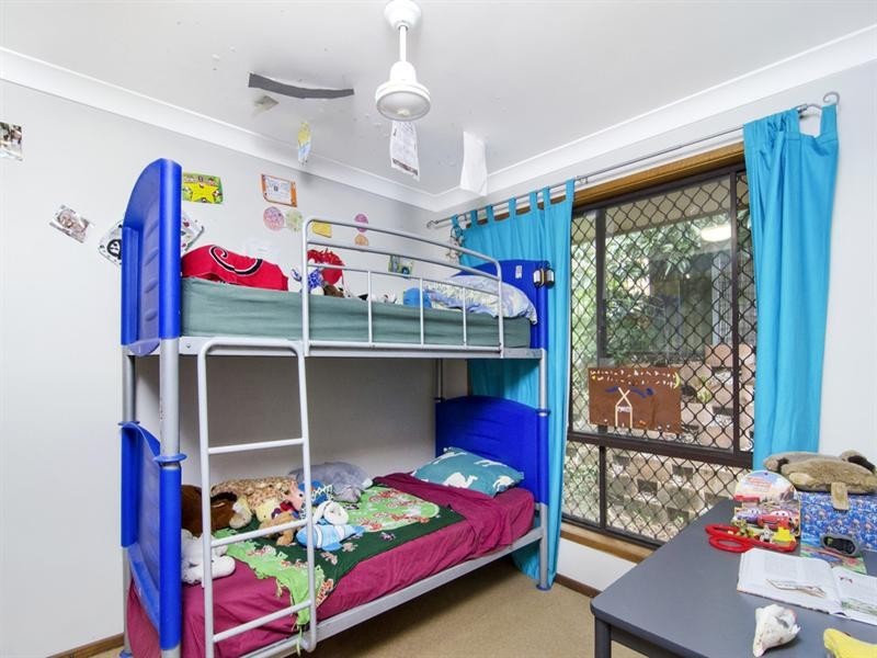 4 Radiata Court, Elanora QLD 4221