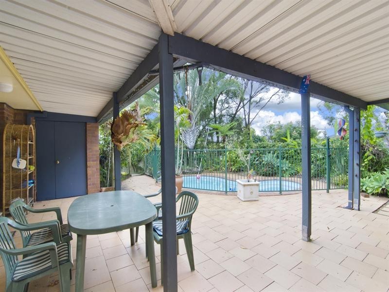 4 Radiata Court, Elanora QLD 4221