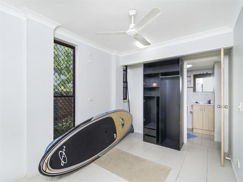 4 Radiata Court, Elanora QLD 4221