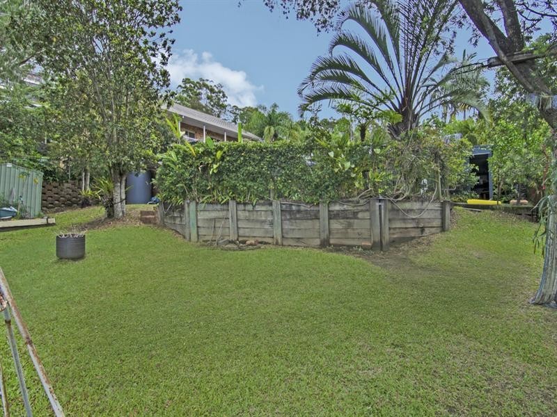 4 Radiata Court, Elanora QLD 4221