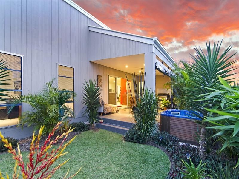 44 Twelfth Avenue, Palm Beach QLD 4221