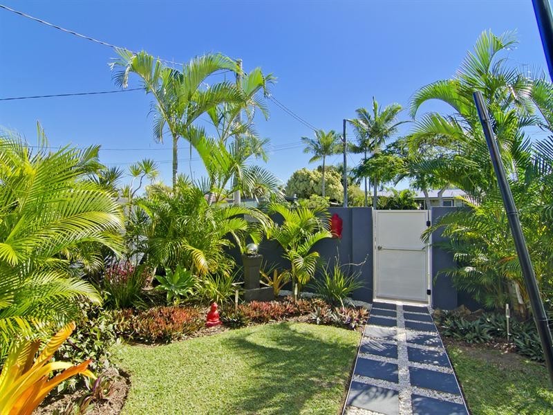 44 Twelfth Avenue, Palm Beach QLD 4221