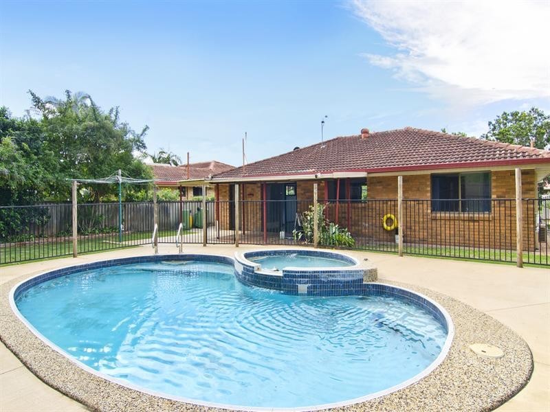 15 Colvillea Court, Palm Beach QLD 4221