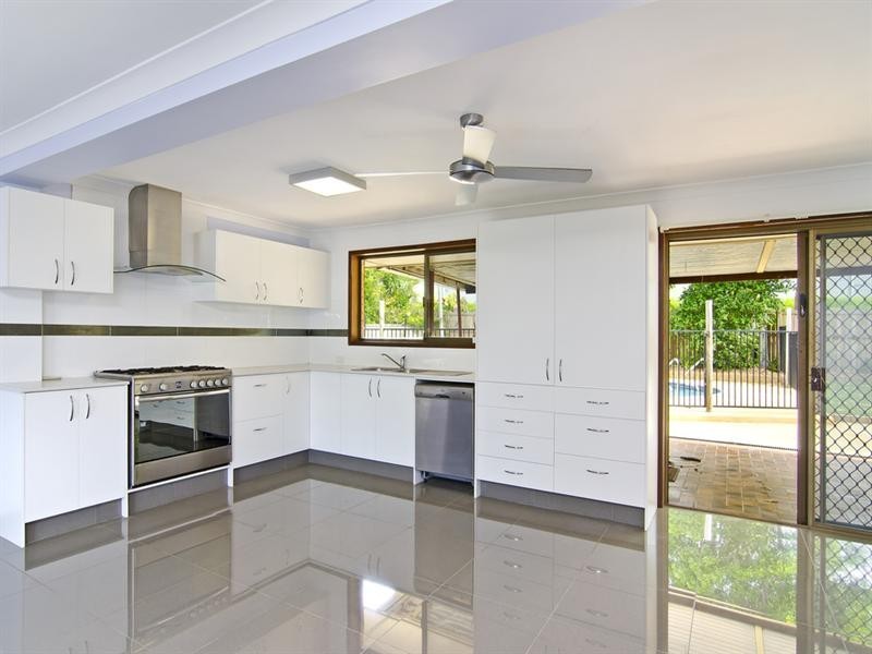 15 Colvillea Court, Palm Beach QLD 4221