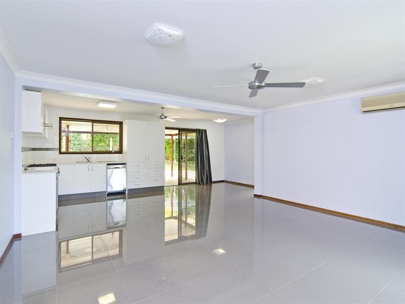 15 Colvillea Court, Palm Beach QLD 4221