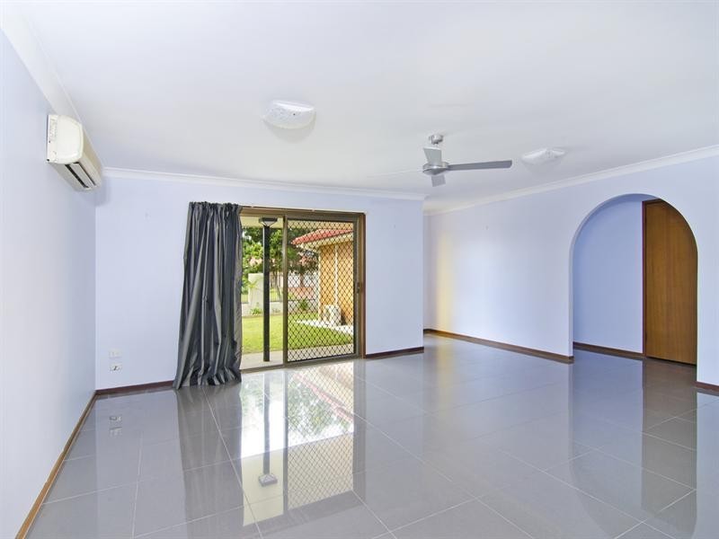 15 Colvillea Court, Palm Beach QLD 4221