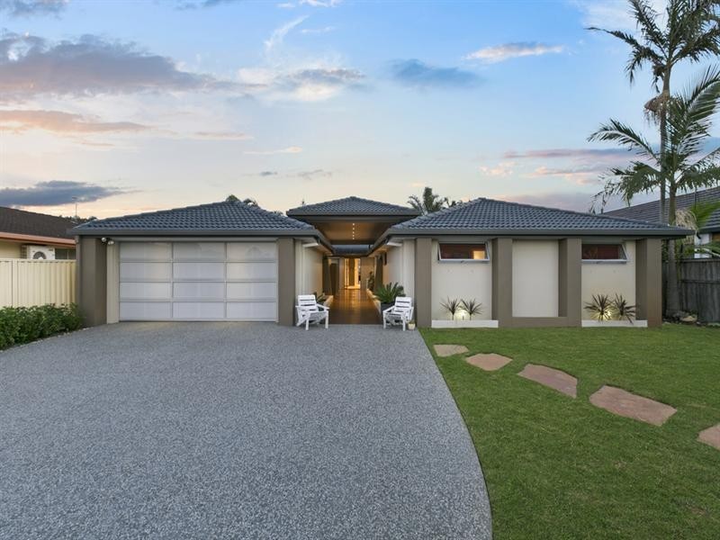 128 Tahiti Avenue, Palm Beach QLD 4221