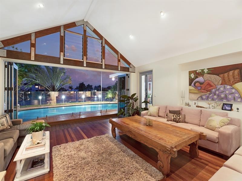 114 Tallebudgera Drive, Palm Beach QLD 4221