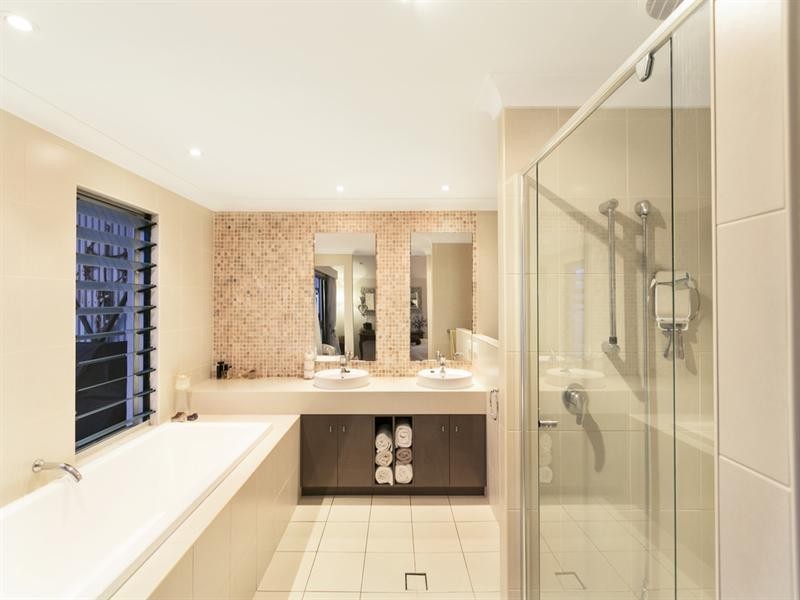 114 Tallebudgera Drive, Palm Beach QLD 4221