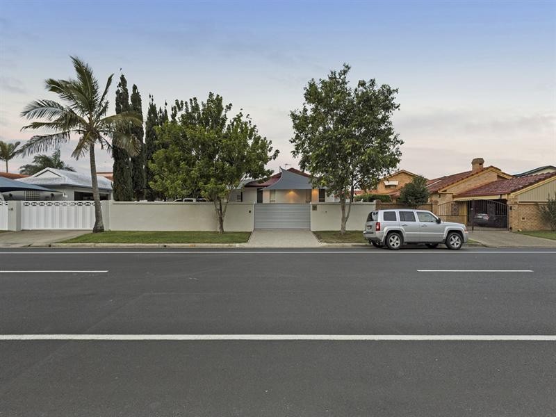 114 Tallebudgera Drive, Palm Beach QLD 4221