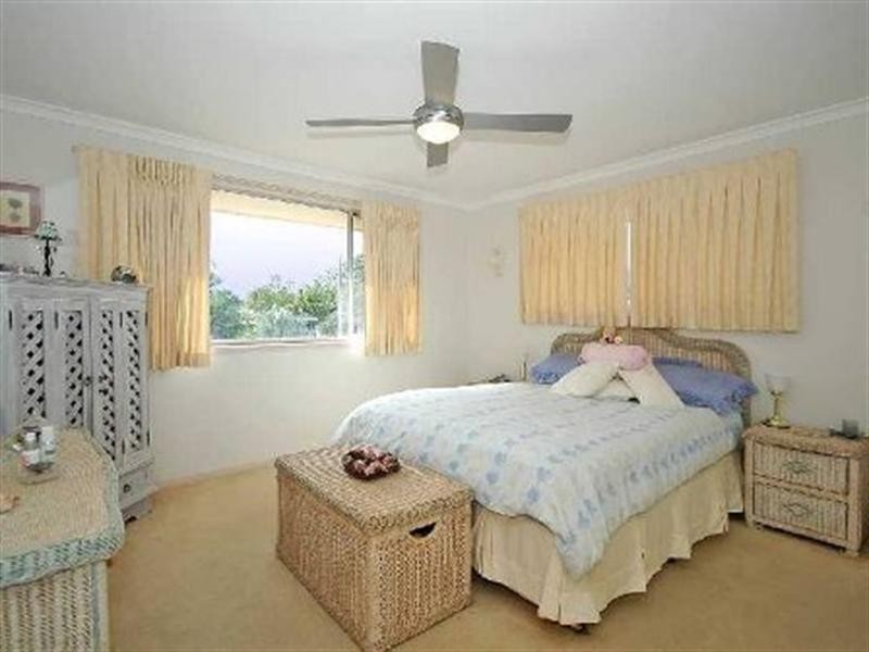 10 Allawah Avenue, Palm Beach QLD 4221