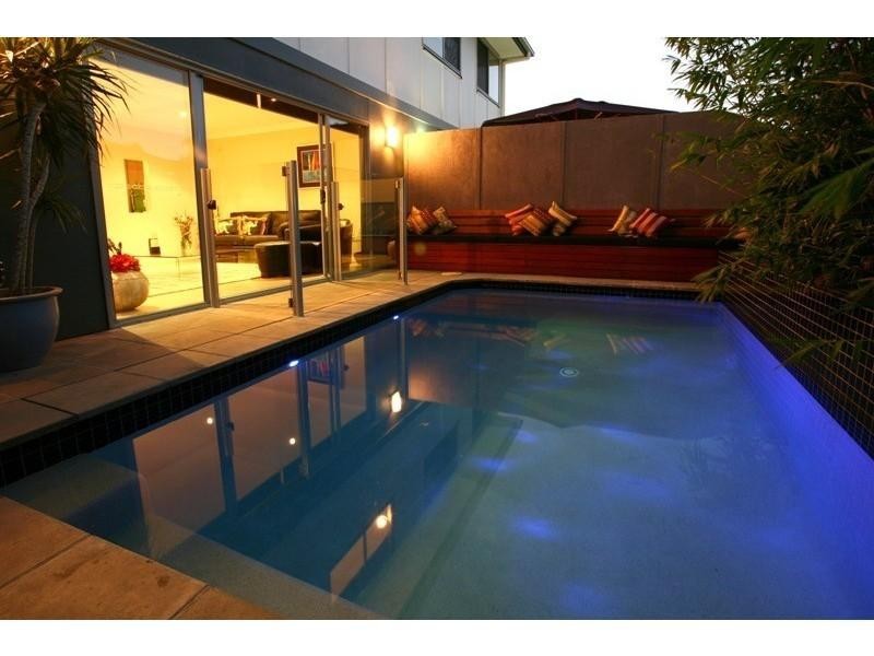 2/7 Sandy Court, Southport QLD 4215