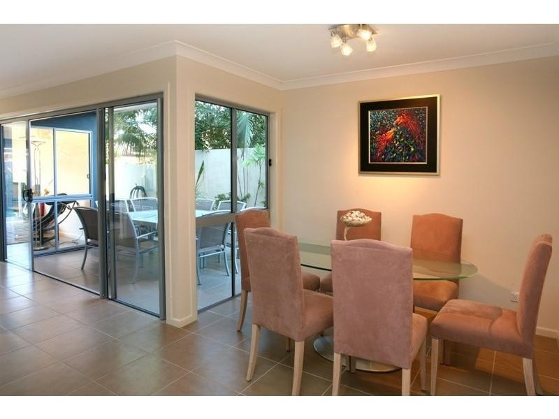 2/7 Sandy Court, Southport QLD 4215