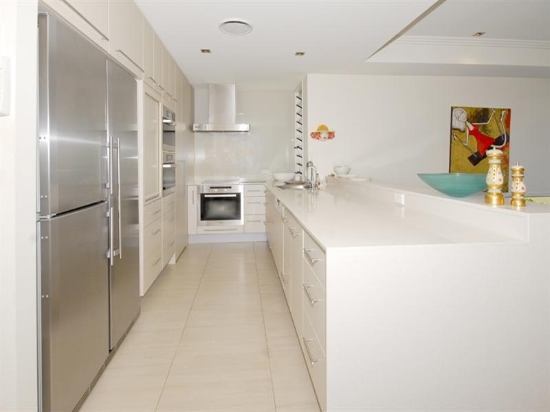 1/287 Stanhill Drive, Chevron Island QLD 4217