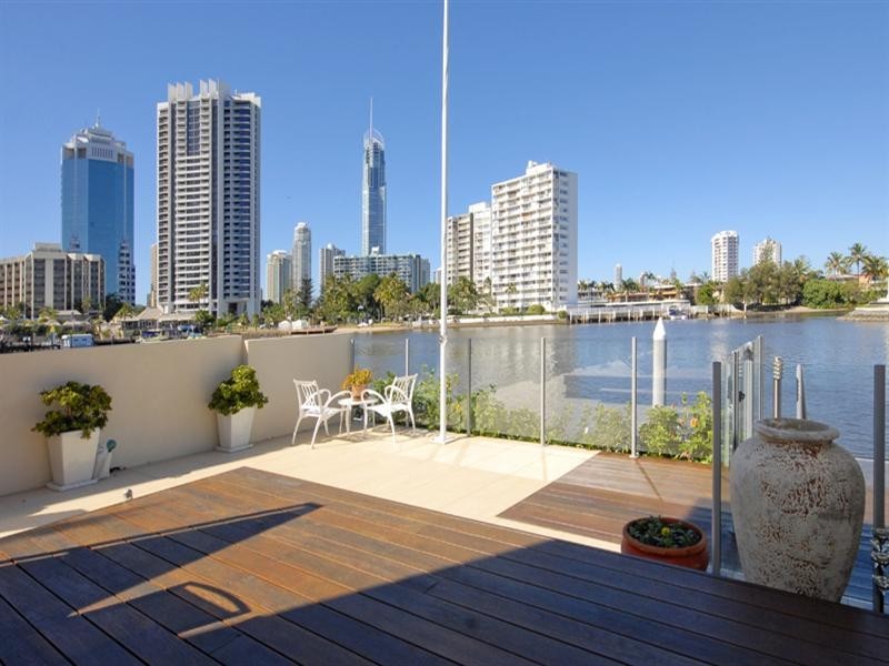 1/287 Stanhill Drive, Chevron Island QLD 4217