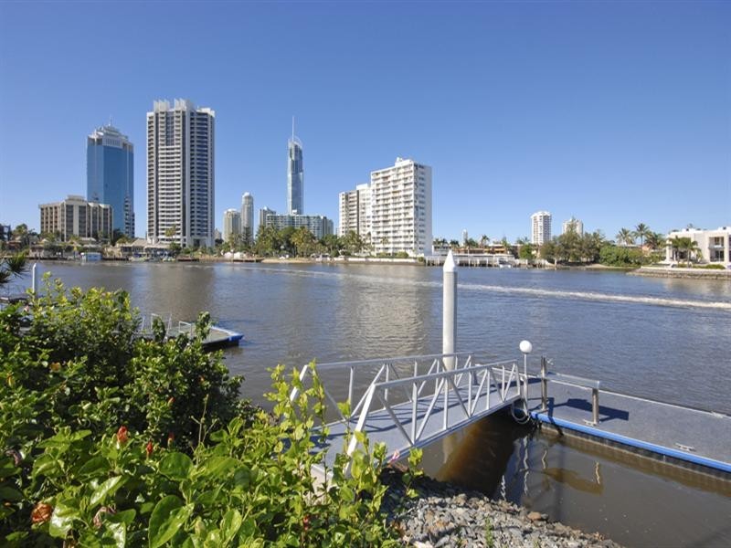 1/287 Stanhill Drive, Chevron Island QLD 4217