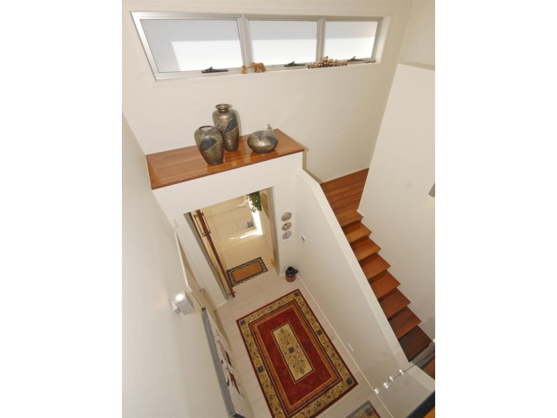 1/287 Stanhill Drive, Chevron Island QLD 4217