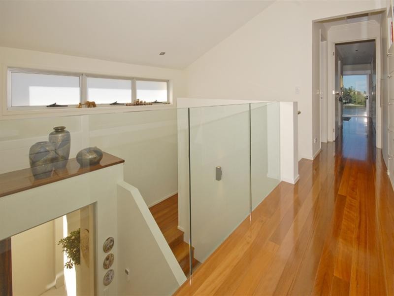 1/287 Stanhill Drive, Chevron Island QLD 4217
