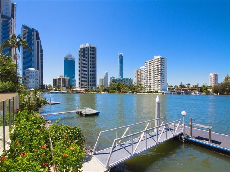 1/287 Stanhill Drive, Chevron Island QLD 4217