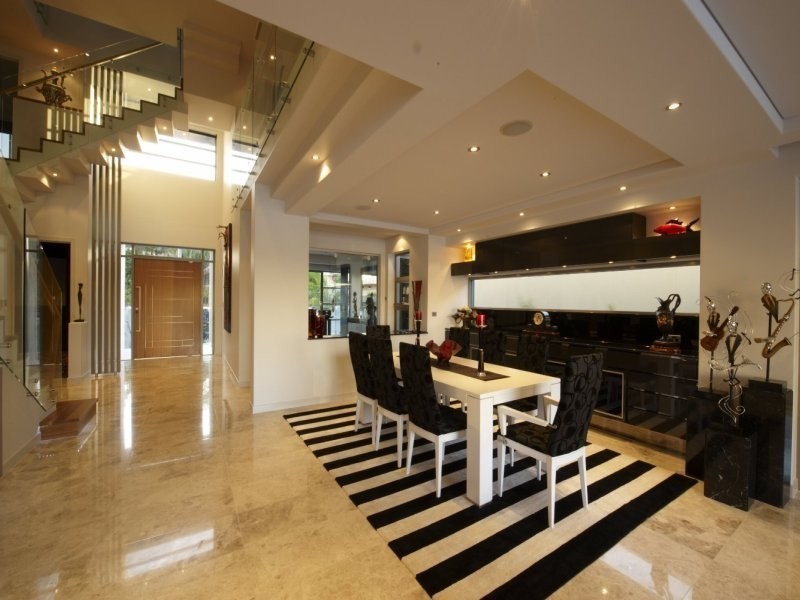 69 Stanhill Drive, Chevron Island QLD 4217