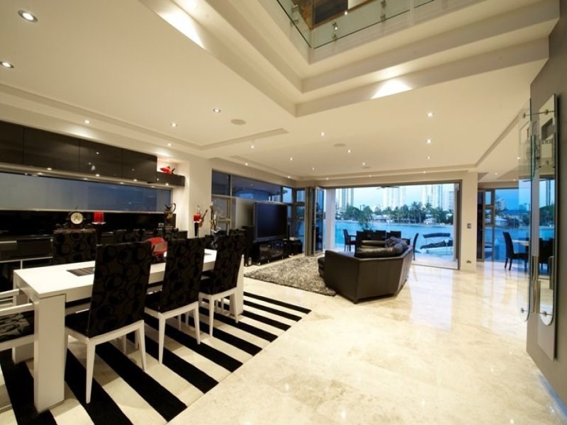 69 Stanhill Drive, Chevron Island QLD 4217