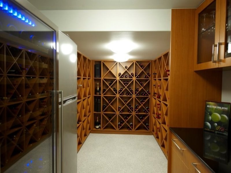 69 Stanhill Drive, Chevron Island QLD 4217