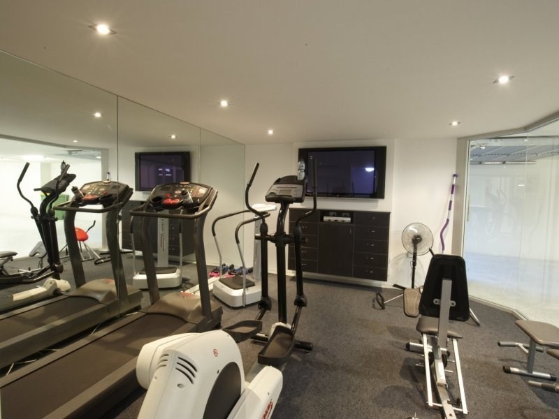 69 Stanhill Drive, Chevron Island QLD 4217