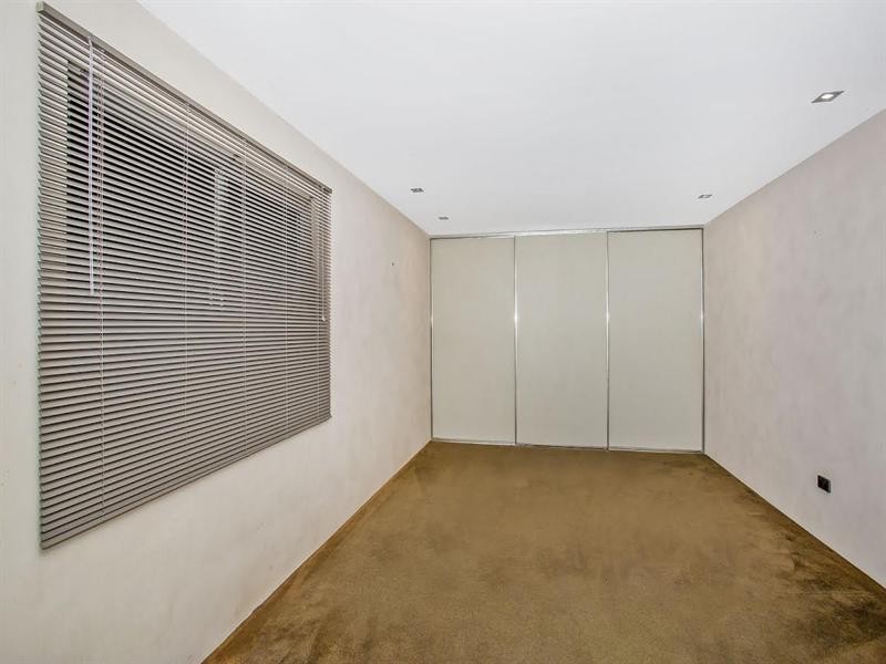 29 Mount Street, Burleigh Heads QLD 4220