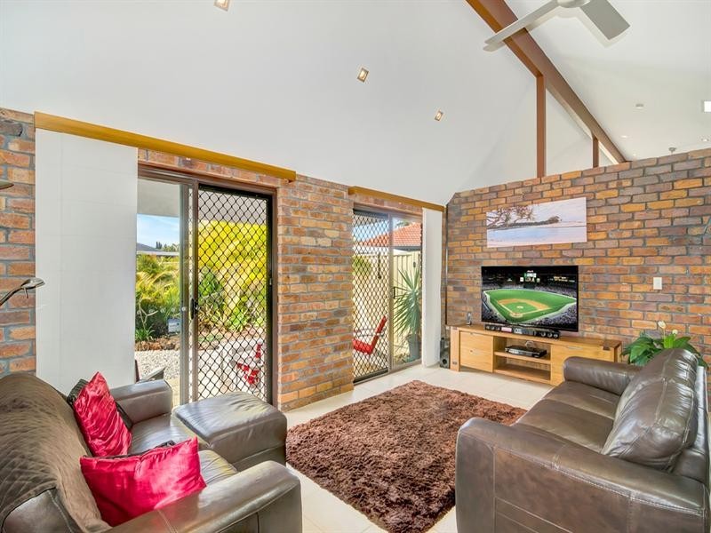 6 Birch Court, Palm Beach QLD 4221