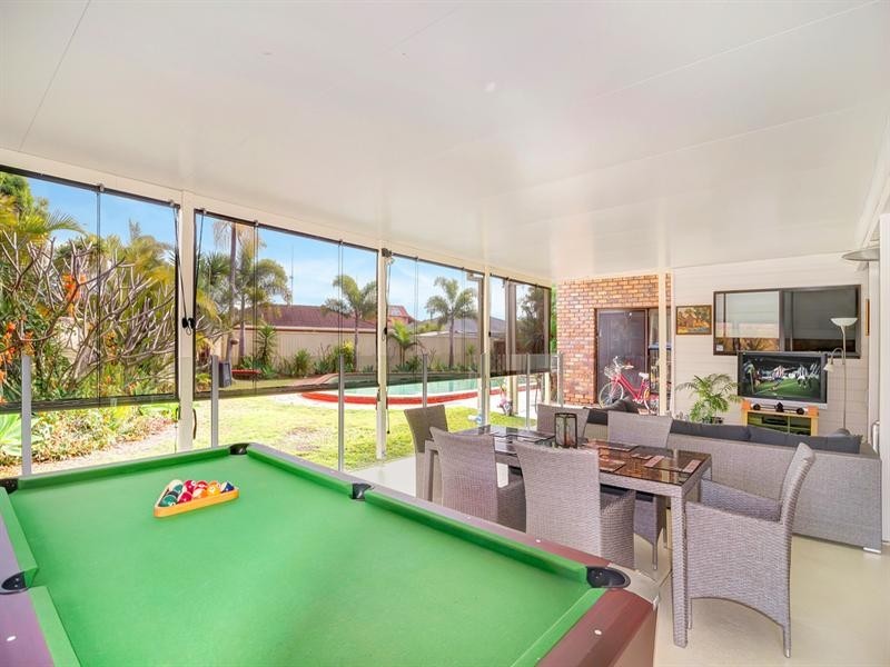 6 Birch Court, Palm Beach QLD 4221
