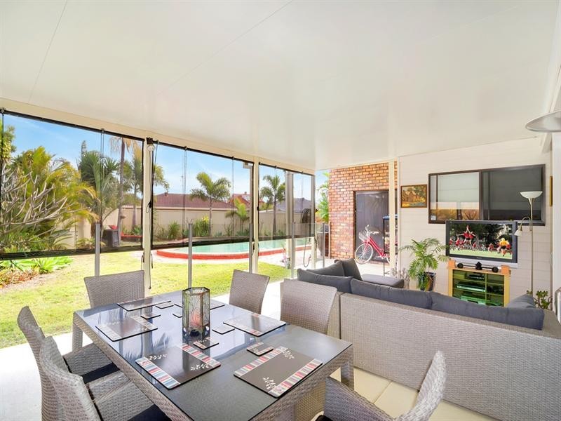 6 Birch Court, Palm Beach QLD 4221