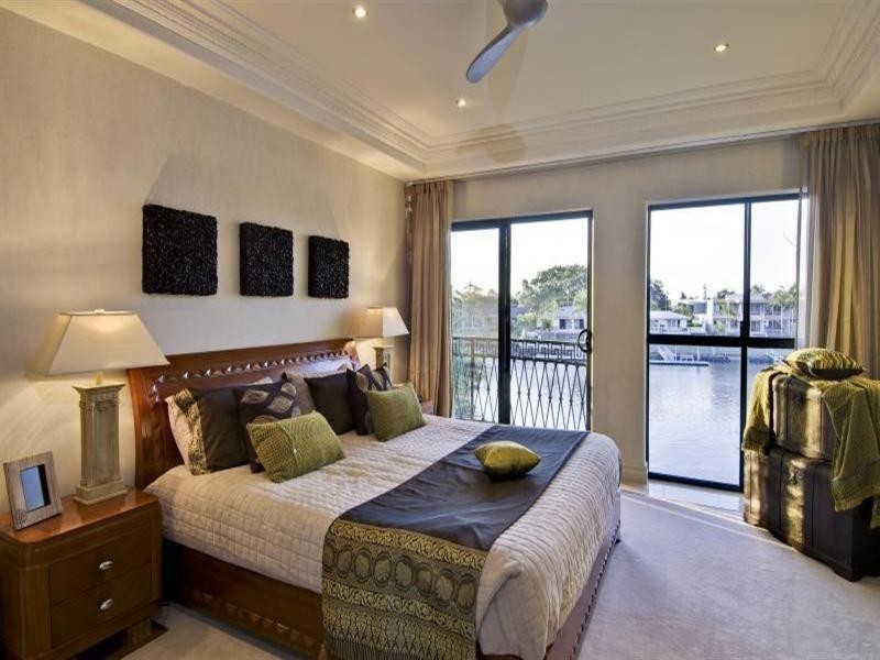 171 Monaco Street, Broadbeach Waters QLD 4218