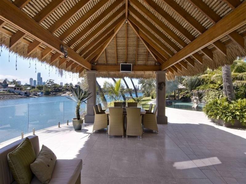 171 Monaco Street, Broadbeach Waters QLD 4218