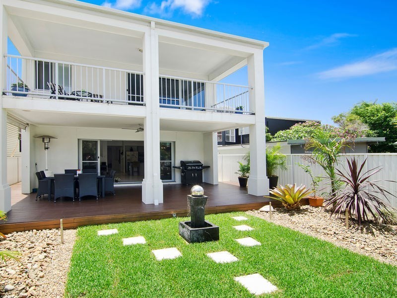 22 Sixth Avenue, Palm Beach QLD 4221