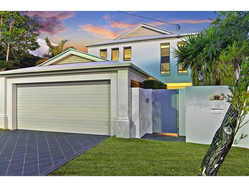 22 Sixth Avenue, Palm Beach QLD 4221